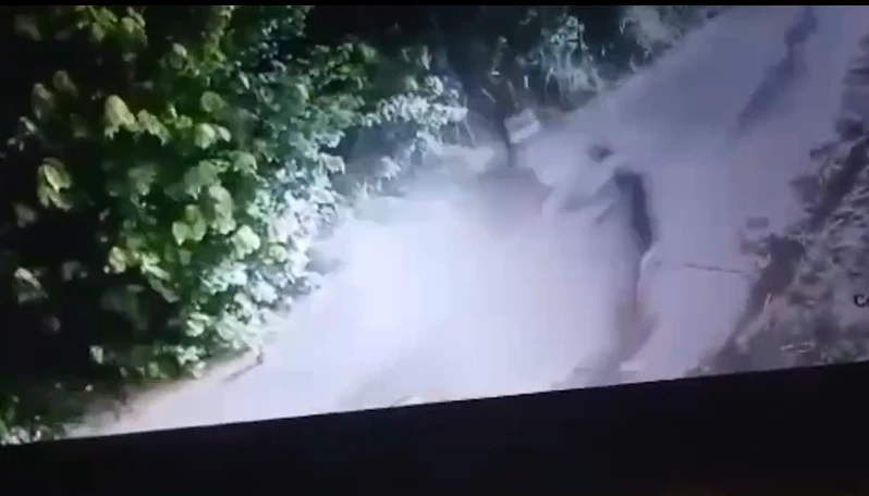 เปิดคลิป แก๊งโจ๋สุรินทร์ ซ่าเต็มคาราเบล ยกพวกปาระเบิดถล่ม 3 หมู่บ้านกลางดึก