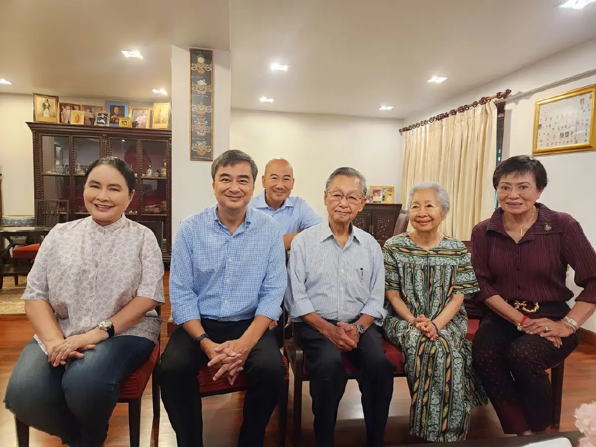 "ศิริโชค" โพสต์ภาพ "พวกเราจะกลับมา" ในขณะเฟ้นหาหัวหน้าพรรคใหม่ หรือมีนัย?