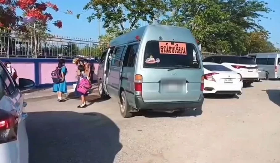 โชเฟอร์รถตู้รับส่งนักเรียน จ.ชัยภูมิ แฉจ่ายส่วยเทอมละ 5 พัน แลกยัดเด็กเพิ่ม