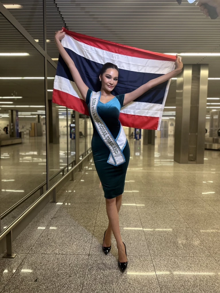 เปิดลุคแรกที่โปแลนด์ เฟิร์สหวัง เข้ากองแล้ว  ธ๊อป ขอทำเต็มที่บนเวทีซูปร้าฯ