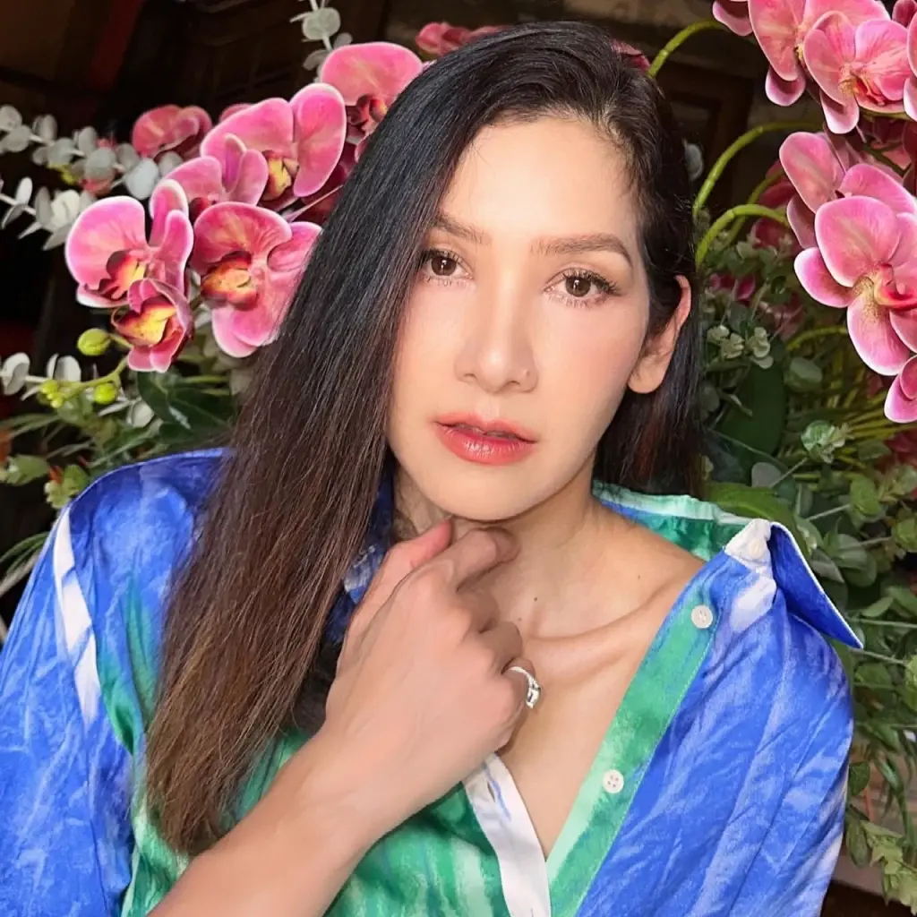 'นุสบา' บ่นอุบ ได้เที่ยวพร้อมหน้าในรอบสี่ 4 ปี อวดรูปลูกชาย หล่อเวอร์ใจละลาย