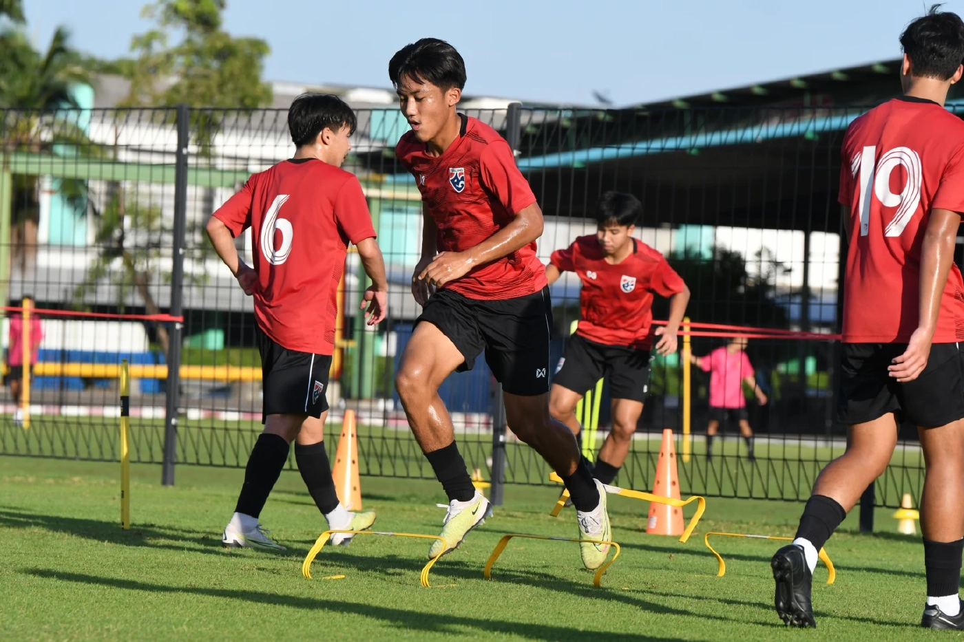 "ไทย U17" ซ้อมเข้มก่อนเจอเกาหลีใต้ "ธีรภัทร" ขอคว้าชัยเพื่อตั๋วบอลโลก
