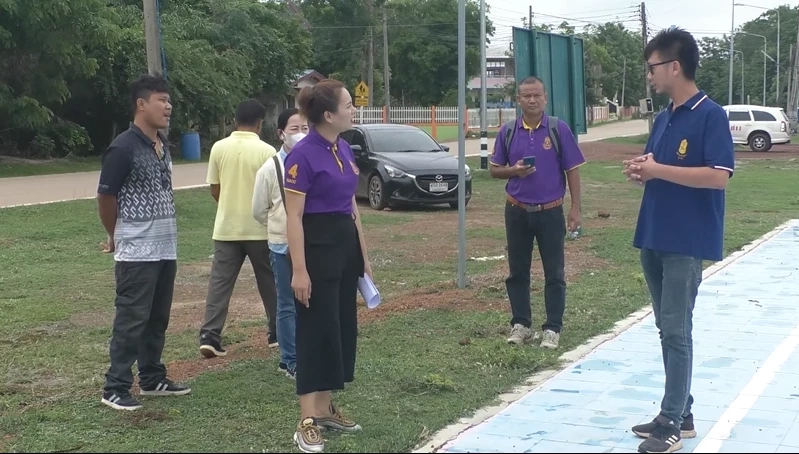 ป.ป.ช.สกลนคร ลุยตรวจสนามฟุตซอล อบต.งบ 3 ล้านเศษ ยังไม่ถึงปีใช้ไม่ได้แล้ว