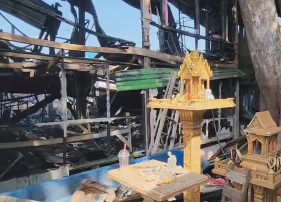 เจ้าของภาพเฉลยแล้ว ภาพปริศนาชวนขนลุก ชายลึกลับโผล่กลางบ้านไฟไหม้