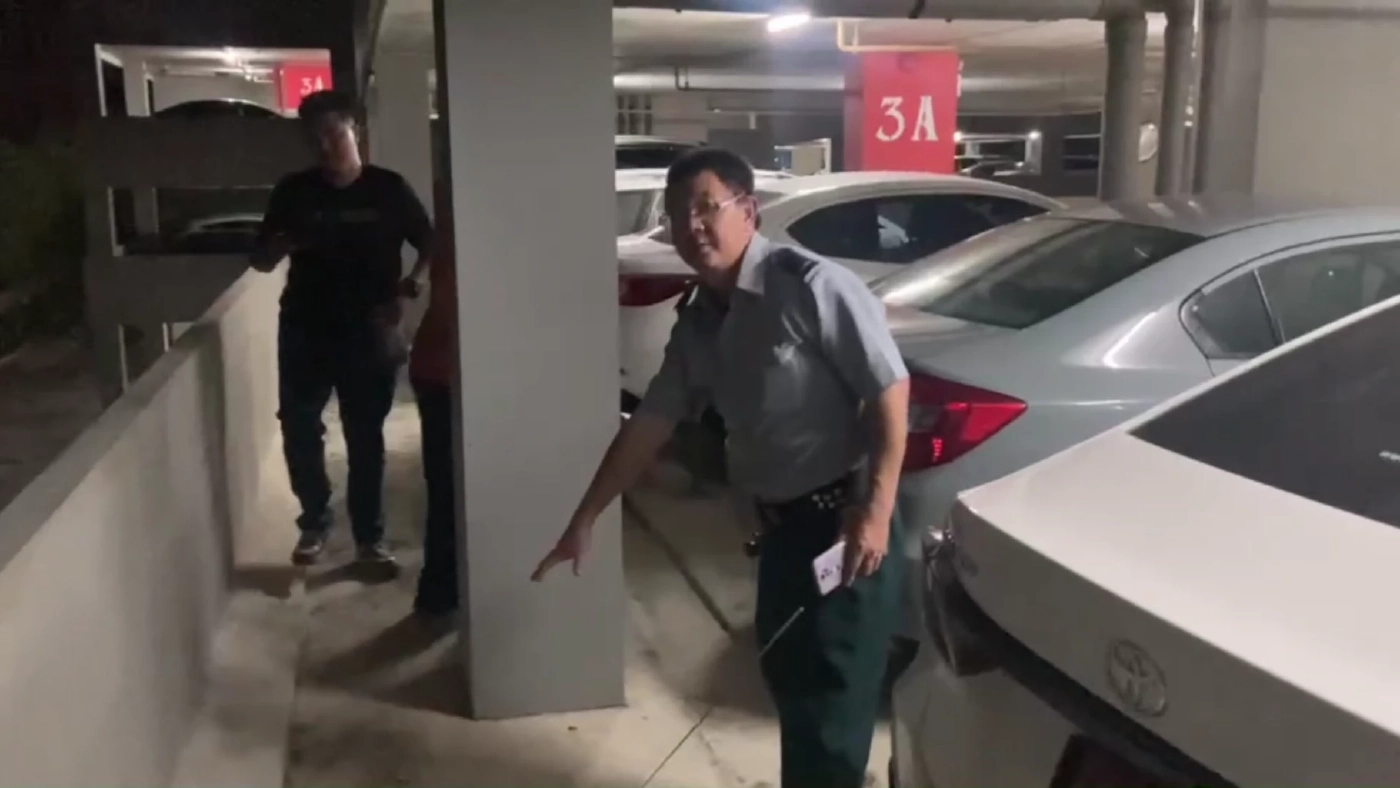 สาวหล่อทะเลาะแฟนสาว พลาดท่าตกลานจอดรถ ชั้น 4 หวิดดับ