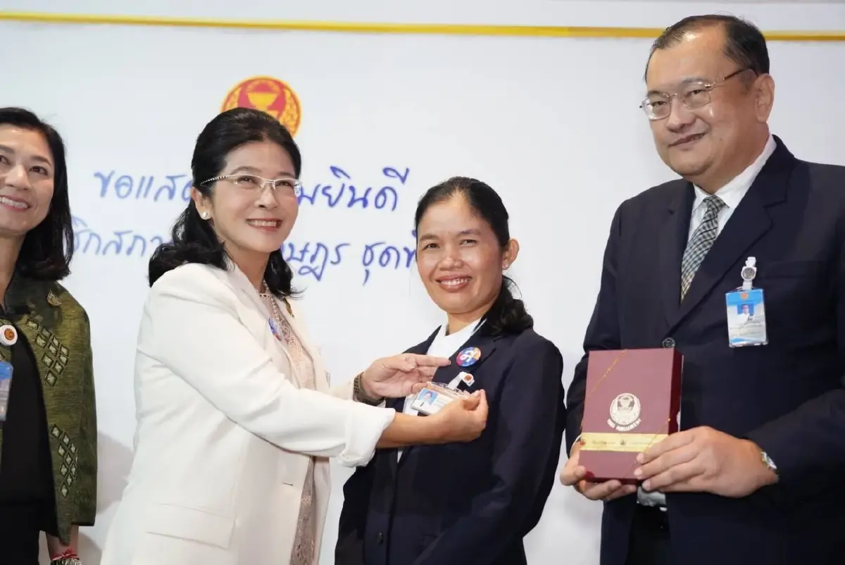 "สุดารัตน์" ปลื้ม พลิกโฉมนำส.ส.หญิงไทยสร้างไทย เข้าสภาได้ถึงครึ่งหนึ่ง