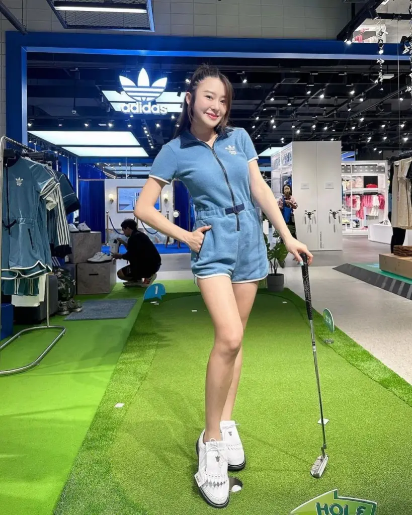 'สงกรานต์' เปิดตัวแล้วหรอ? ชาวเน็ตแซวไม่ต้องสืบแล้ว มุมเดียวกันเป๊ะ!
