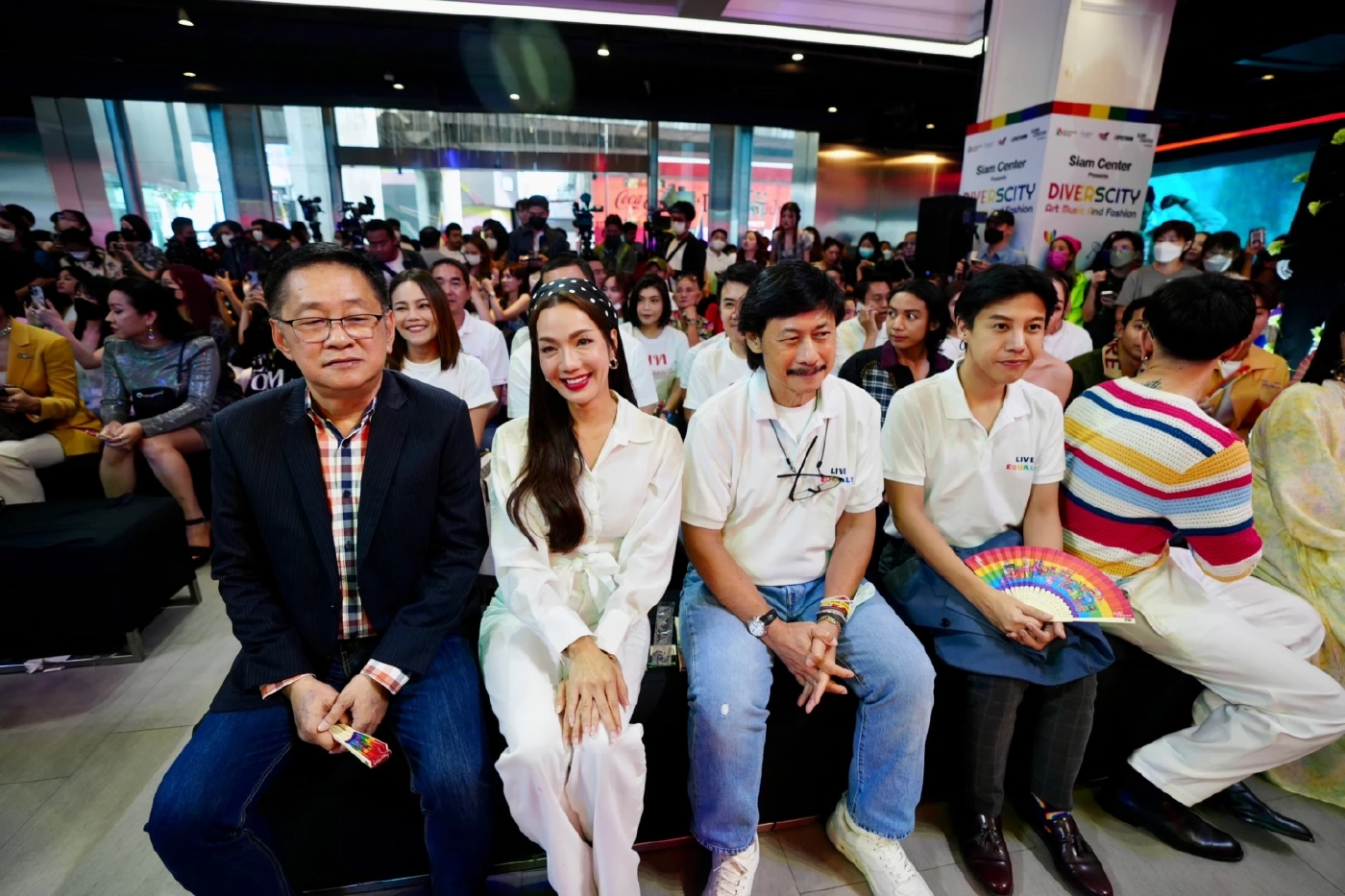 "เพื่อไทย" ย้ำดันสมรสเท่าเทียมเข้าสภาทันที พร้อมหนุนเปลี่ยนคำนำหน้านาม