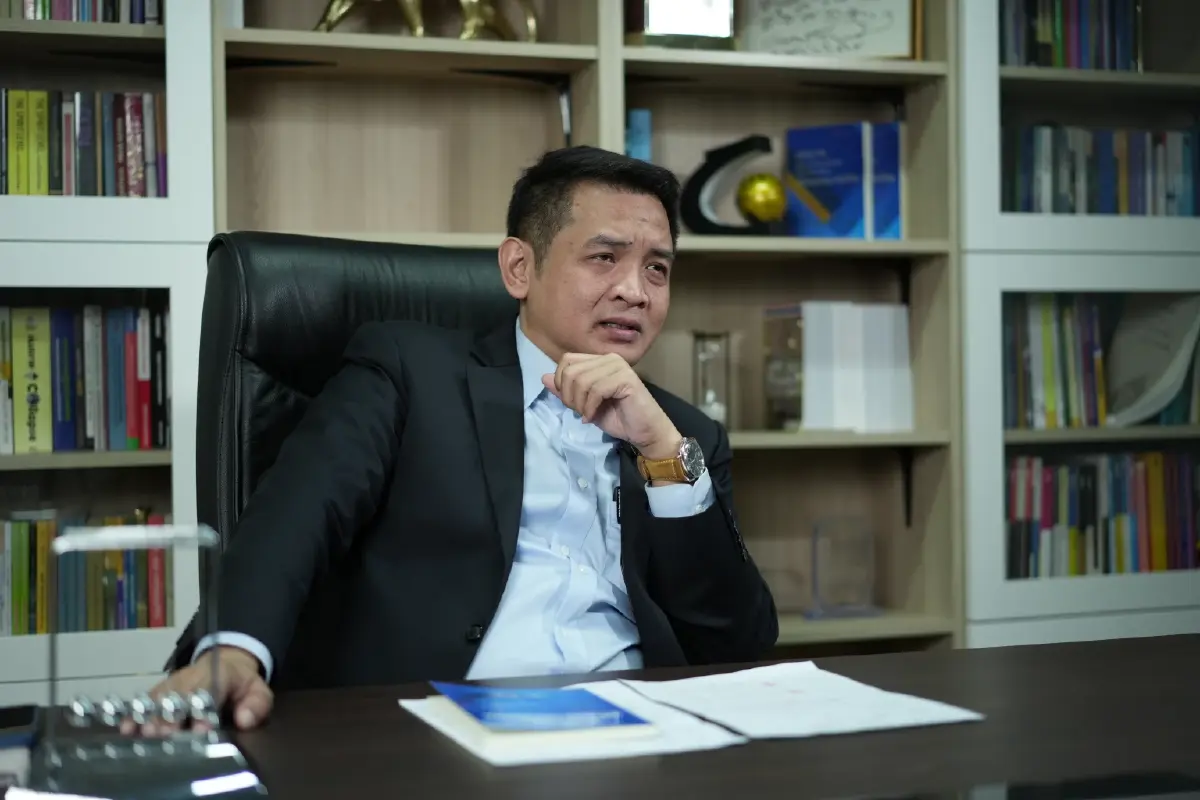 ผศ.ดร.สุริยะใส กตะศิลา 