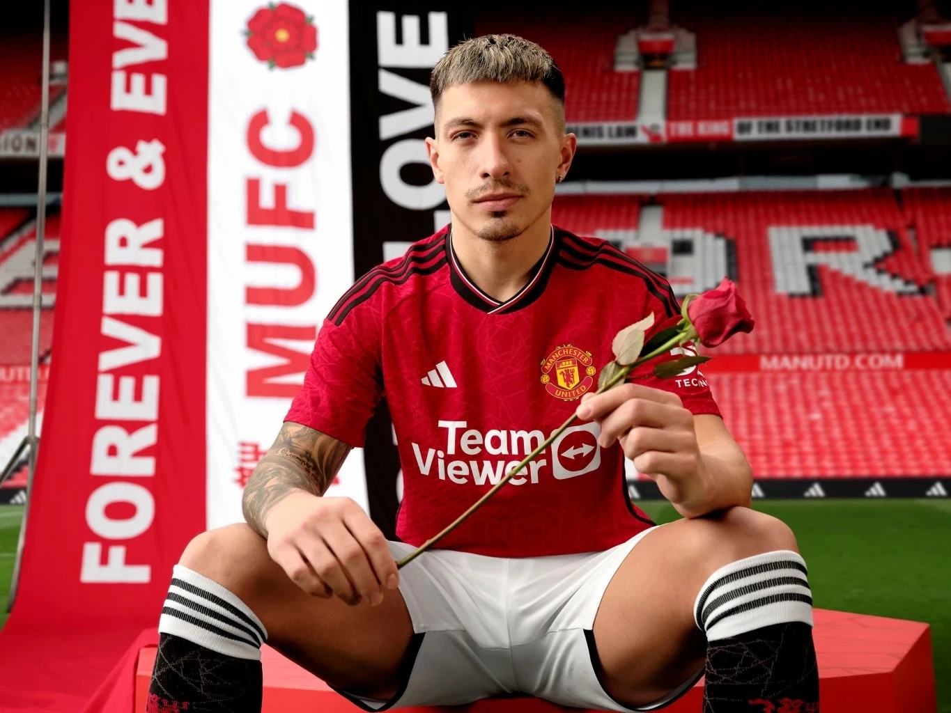 ได้ใจสาวกแมนฯยูไนเต็ด พร้อมเปิดตัวชุดแข่งใหม่ ฤดูกาล 2023/24