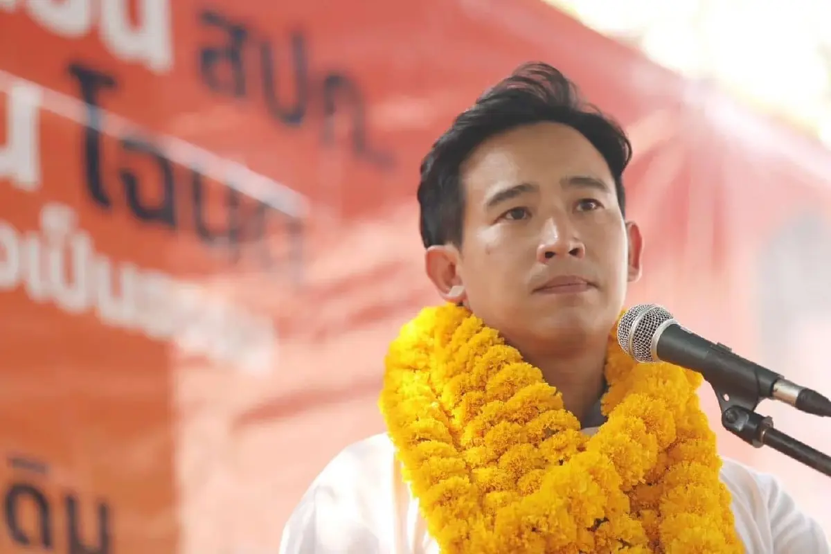 "พิธา" พาเฮ! ทั้งปท.หลังช่วยแม่ค้าซื้อลอตเตอรี่ โชว์ออกสื่อ ถูกเลขท้าย 2 ตัว