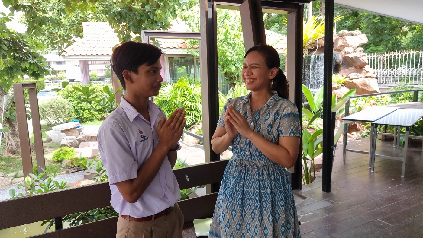 เปิดใจ "น้องโค้ก" นร.จิตอาสา ช่วยเปลี่ยนล้อรถตู้ ฝันอยากเป็นผู้พิพากษา