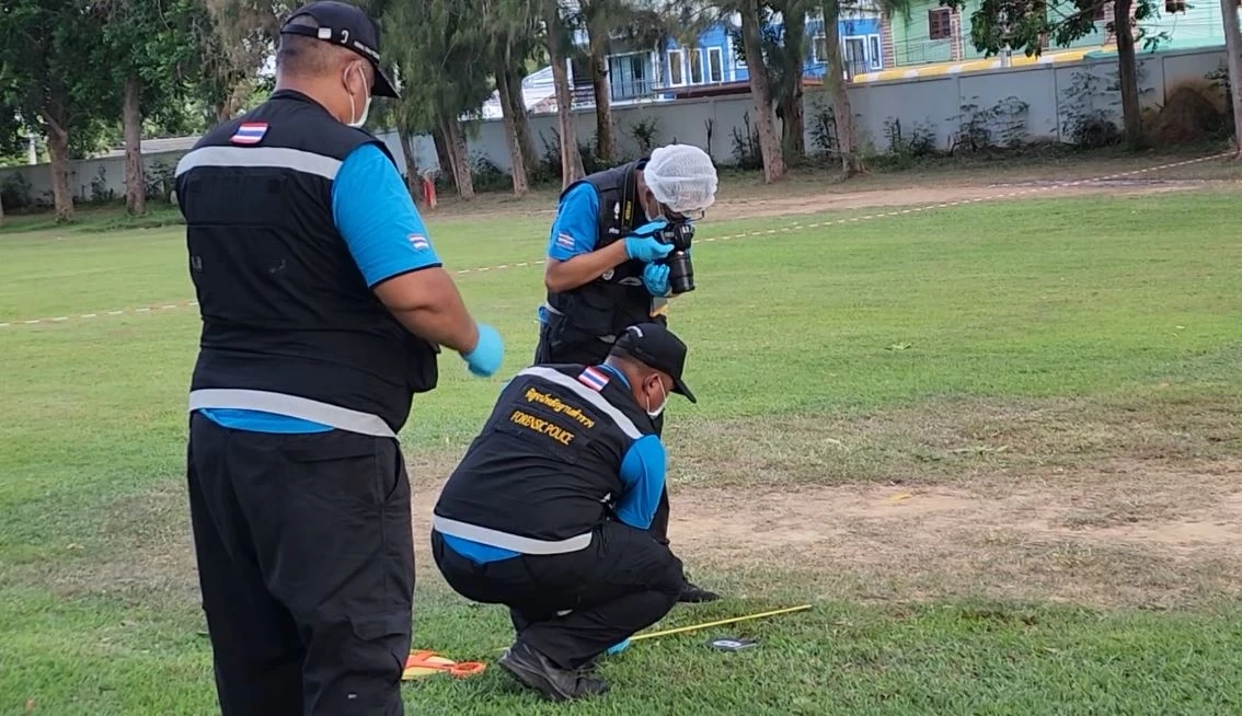 นักกอล์ฟหึงโหด บุกยิงแคดดี้สาว-ผจก.สนามกอล์ฟ บาดเจ็บสาหัส ก่อนซิ่งรถหนี