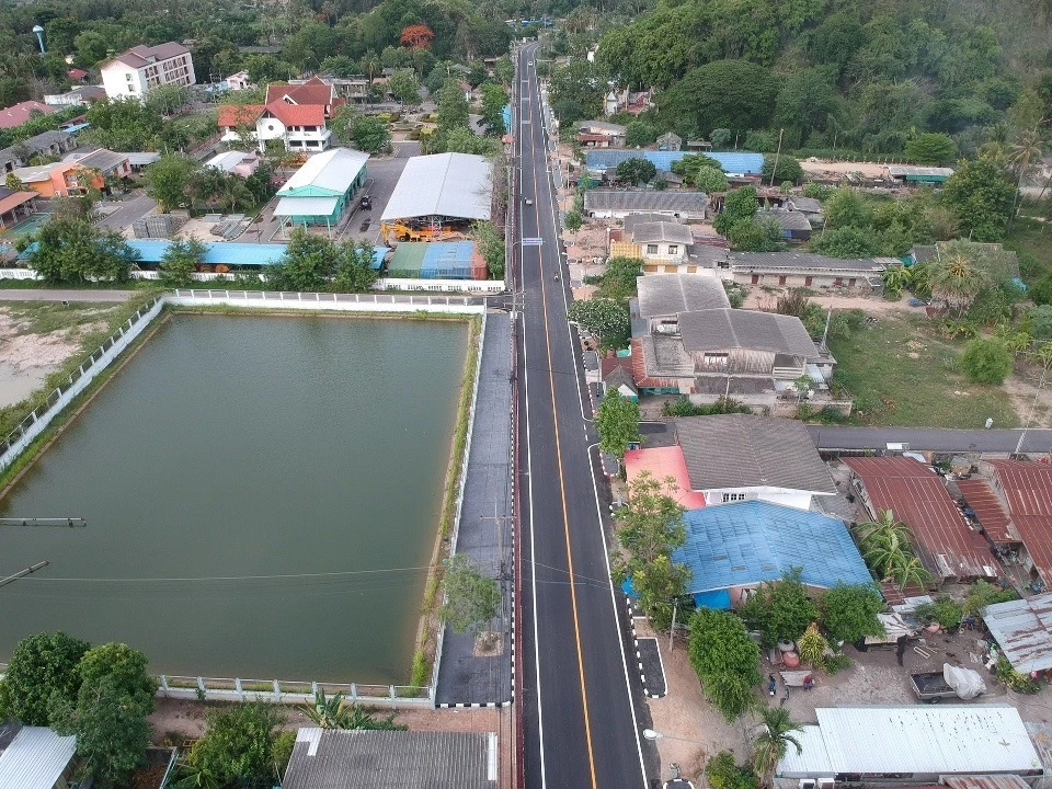 พร้อมใช้! ทางหลวงชนบท แจ้ง ถ.สาย พบ.1045  อ.ชะอำ จ.เพชรบุรี ปรับปรุงเสร็จแล้ว