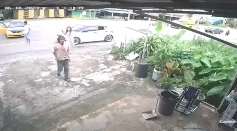 เปิดคลิป แก๊งโจ๋นครนายกสุดโหด ซิ่งไล่ล่าทำร้ายนักท่องเที่ยว ทุบรถพังยับ