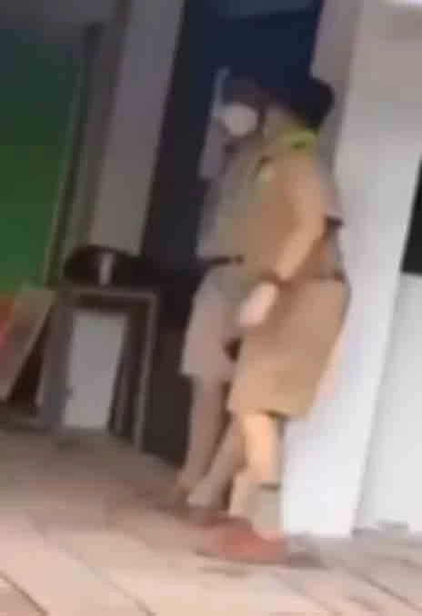 เพื่อนนักเรียน ม.3 ดิ่งเสาสัญญาณโทรศัพท์ มอบหลักฐานครูกดดัน-บังคับคุกเข่า