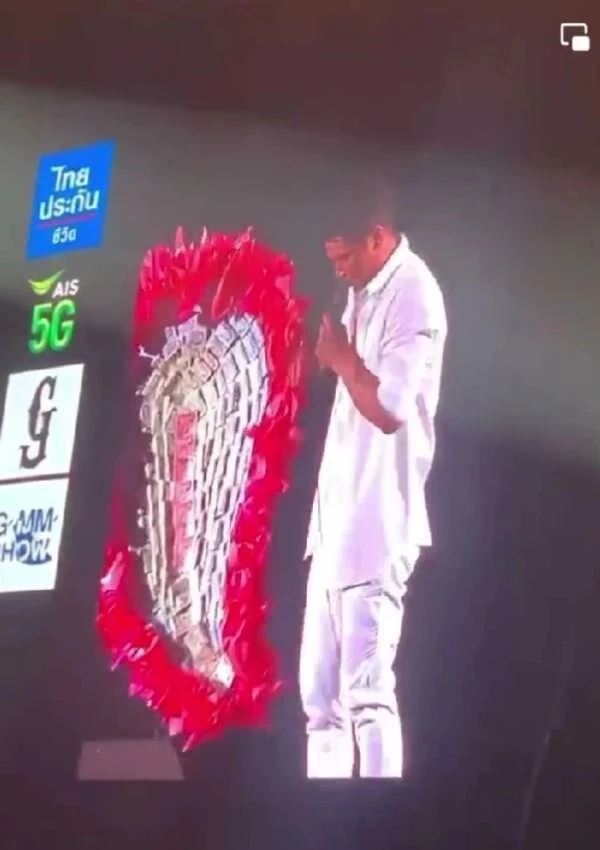 เผยรายได้ "จูน" ภรรยา "หนุ่มกะลา" หน้าที่การงาน โปรไฟล์เธอคนนี้ไม่ธรรมดา