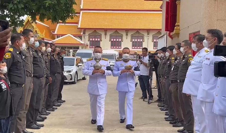 ในหลวงพระราชทานน้ำหลวงอาบศพ "น้องเบนซ์" นักเรียนราชวินิตมัธยม