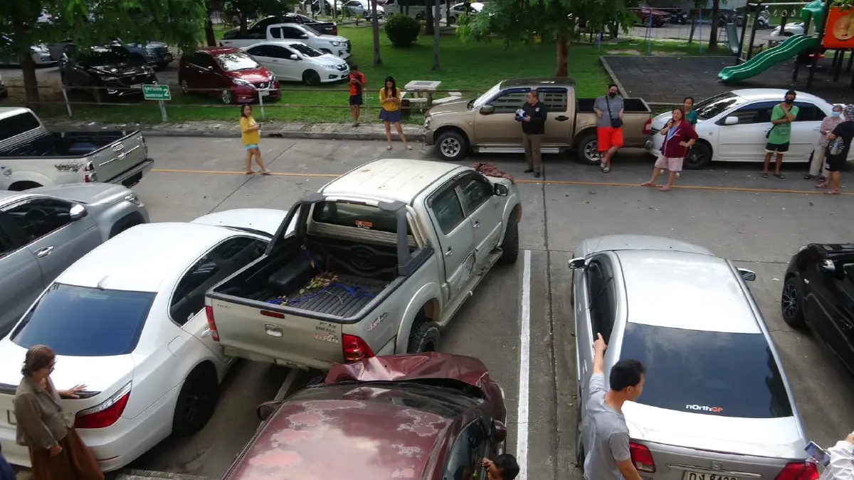 "ปลัดจอมแฉ" จี้สำนักพุทธฯ ตรวจสอบเจ้าอาวาส“เกียร์ R” ขับกระบะชนยับ 8 คัน