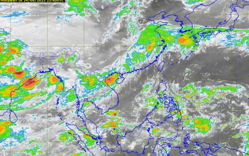 อุตุฯ เตือน "เหนือ - อีสาน - ตะวันออก" ฝนหนักเพิ่มขึ้น ส่วนคนกรุงอย่าลืมพกร่ม