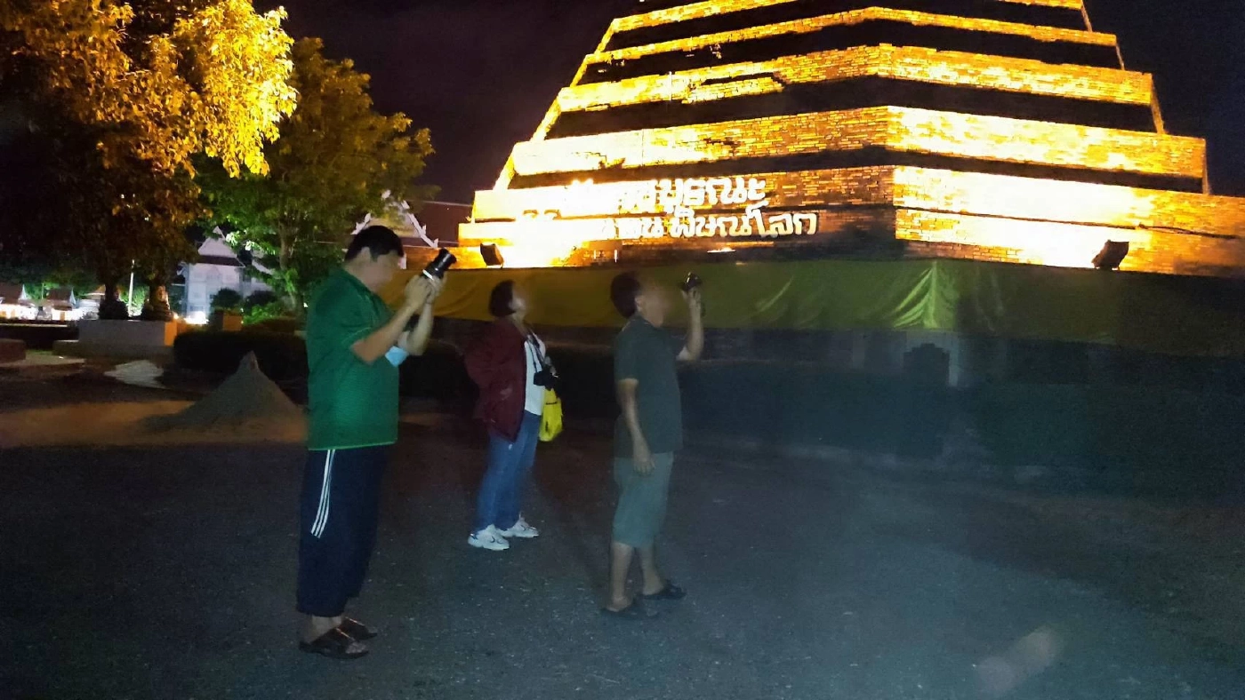 ตื่นตา ค้างคาวแม่ไก่ บินว่อน พระเจดีย์หลวง วัดราชบูรณะพิษณุโลก