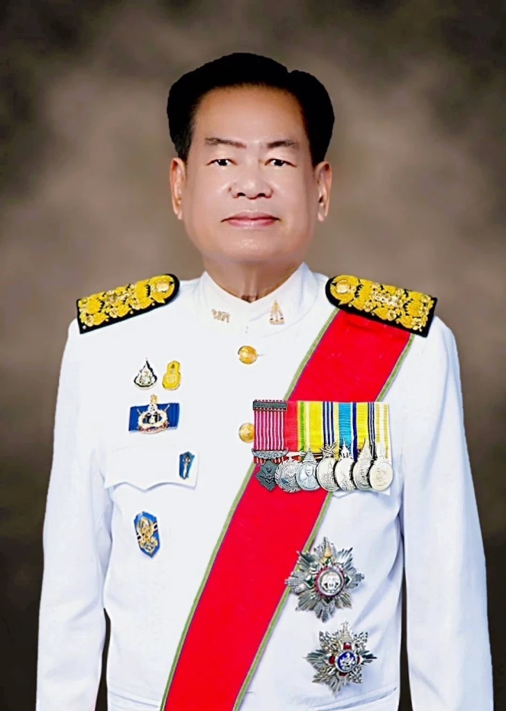 นายอรรถพล ใหญ่สว่าง อดีต อสส.