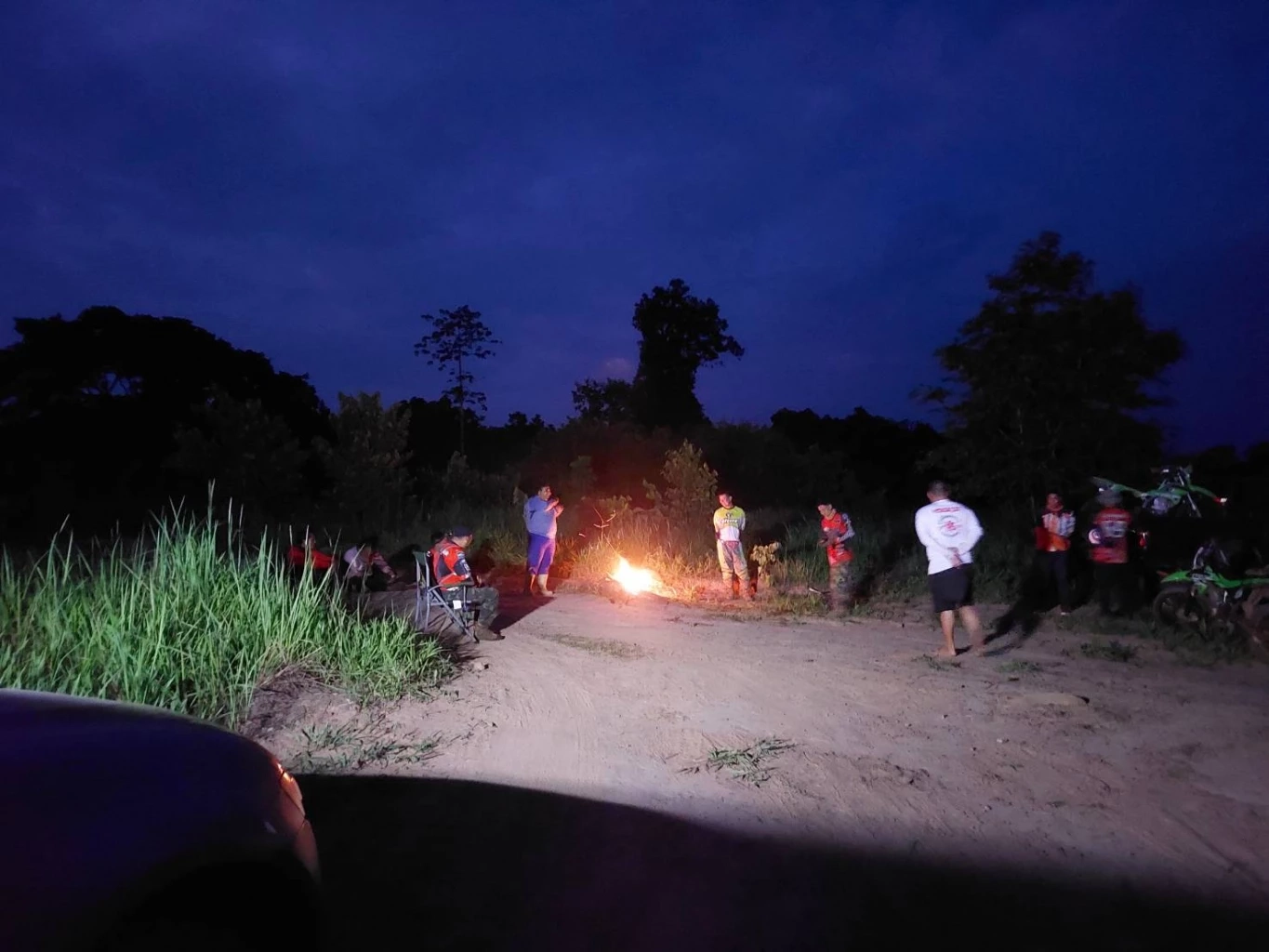 ชาวบ้านหลงป่าทับลาน ไม่ทราบชะตากรรม ระดมกำลังเร่งค้นหาทั้งวันทั้งคืน