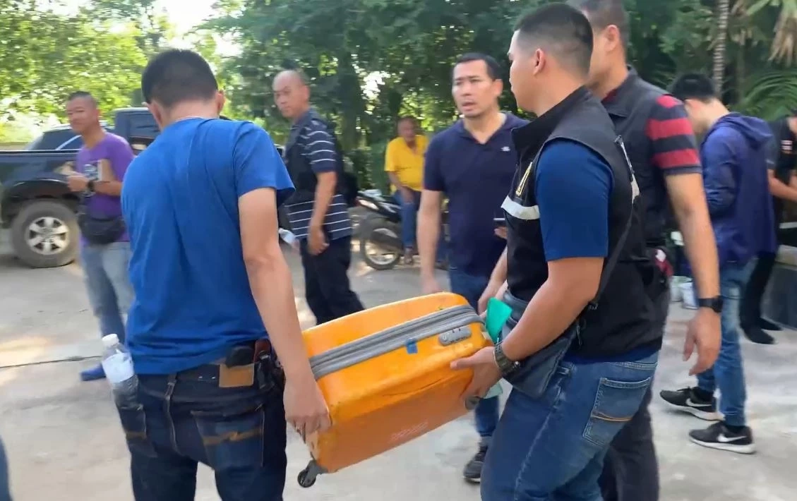 ค้นบ้าน สจ.กร่าง ตะลึง! พบปืนสั้น-ยาว 15 กระบอก นอภ.เตรียมเพิกถอนใบ ป.4