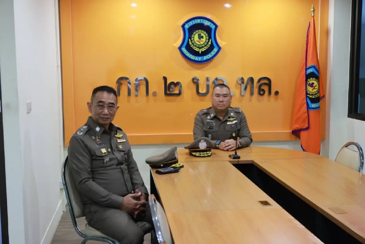 จตช. บุกตรวจ ส.ทล.นคปฐม สอบปมส่วยสติ๊กเกอร์ พบหายทั้งโรงพัก