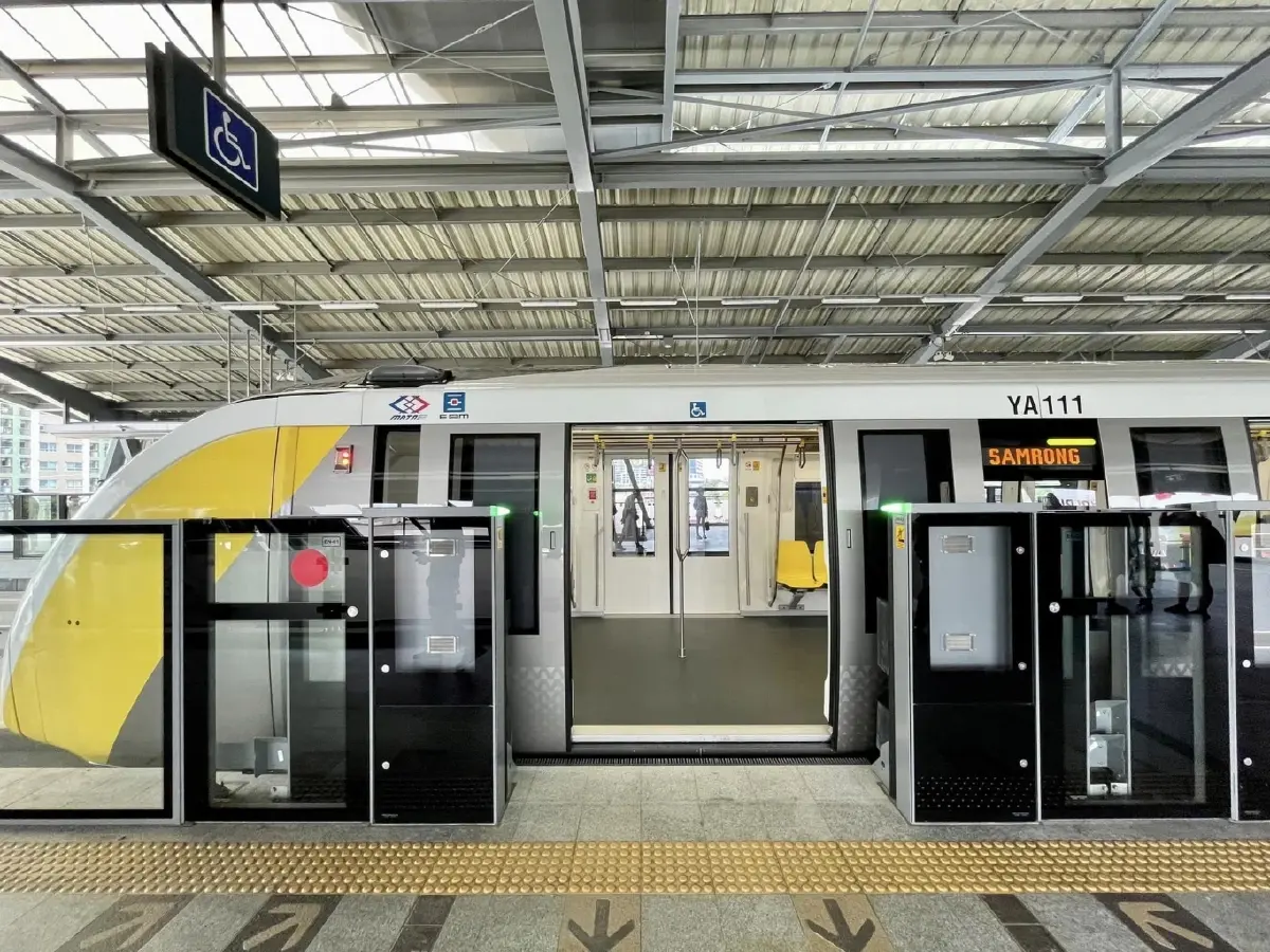ยอดใช้ รถไฟฟ้าสายสีเหลือง พุ่ง 2 เท่า หลังขยายเวลา และ เส้นทางอำนวยความสะดวก
