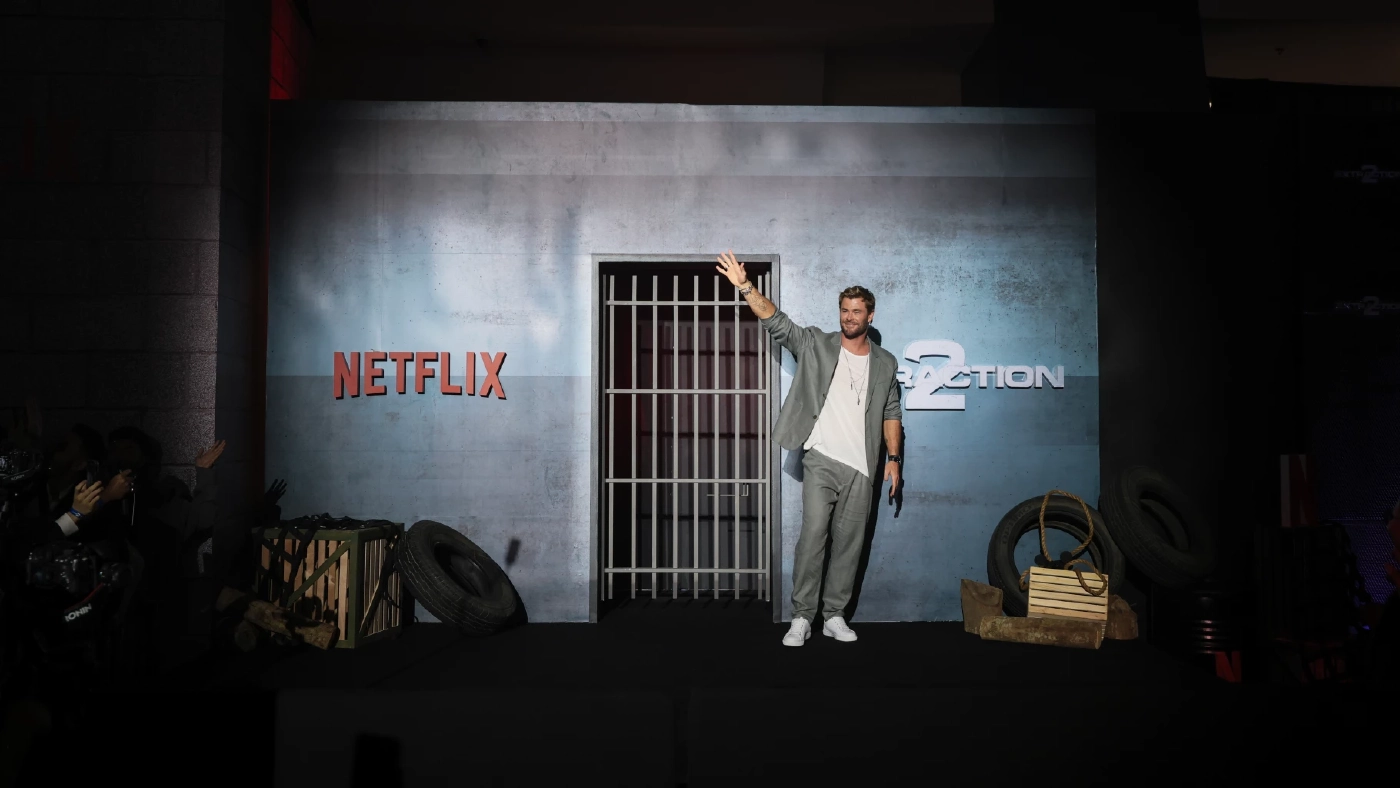 ตัวพ่อสายบู๊ อนันดา - ป้อง ณวัฒน์ บินกระทบไหล่ ดารานำใน EXTRACTION 2