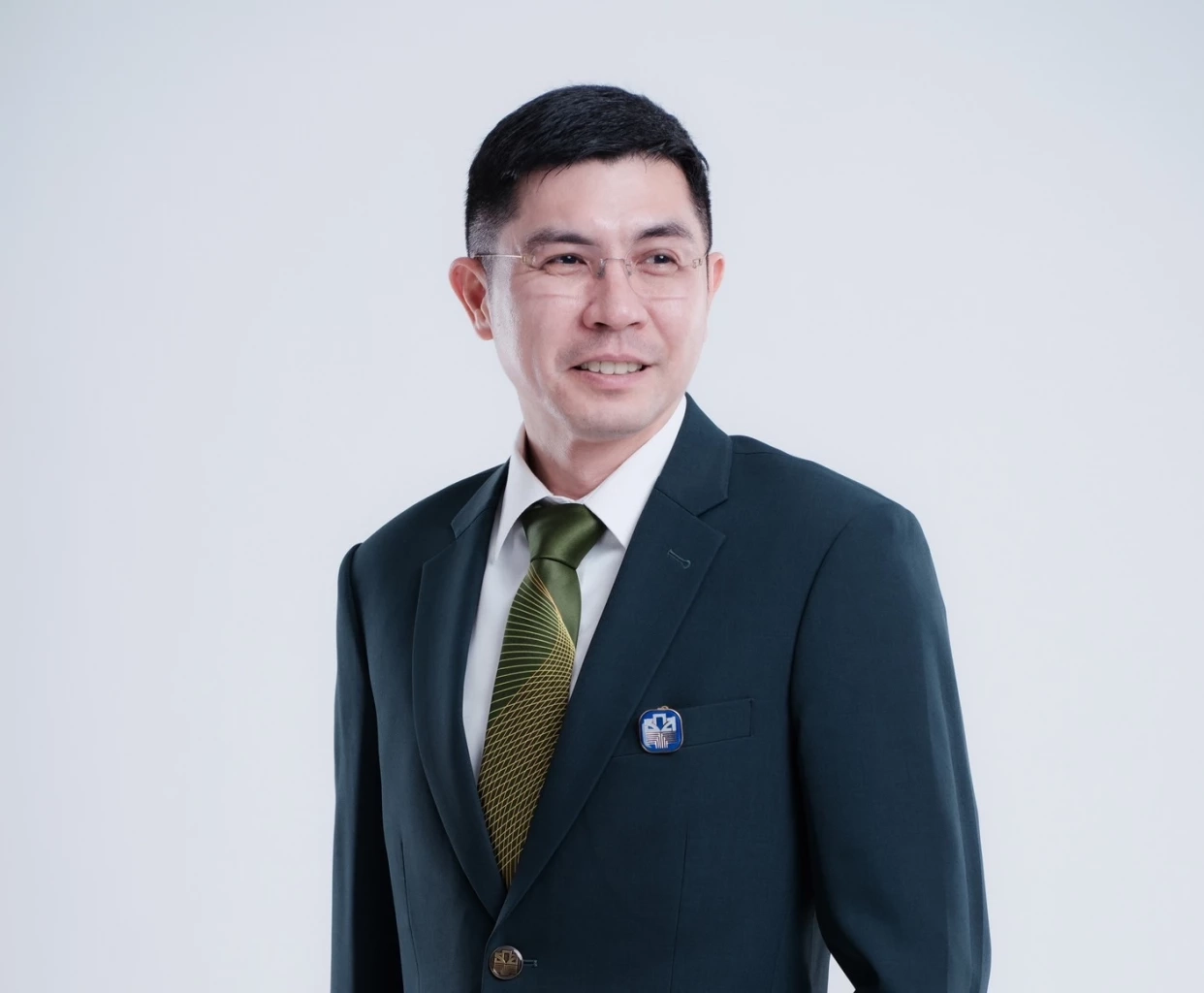 นายฉัตรชัย ศิริไล ผู้จัดการธนาคารเพื่อการเกษตรและสหกรณ์การเกษตร (ธ.ก.ส.)