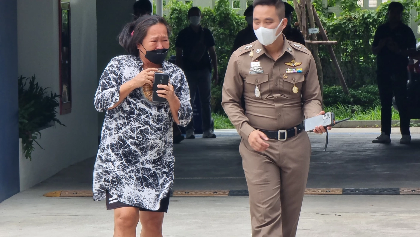 พ่อแม่ร่ำไห้ เชิญวิญญาณลูกถูกปืนลั่น ยันไม่ขอให้อภัย ตร.นำตัวแฟนสาวทำแผนฯ