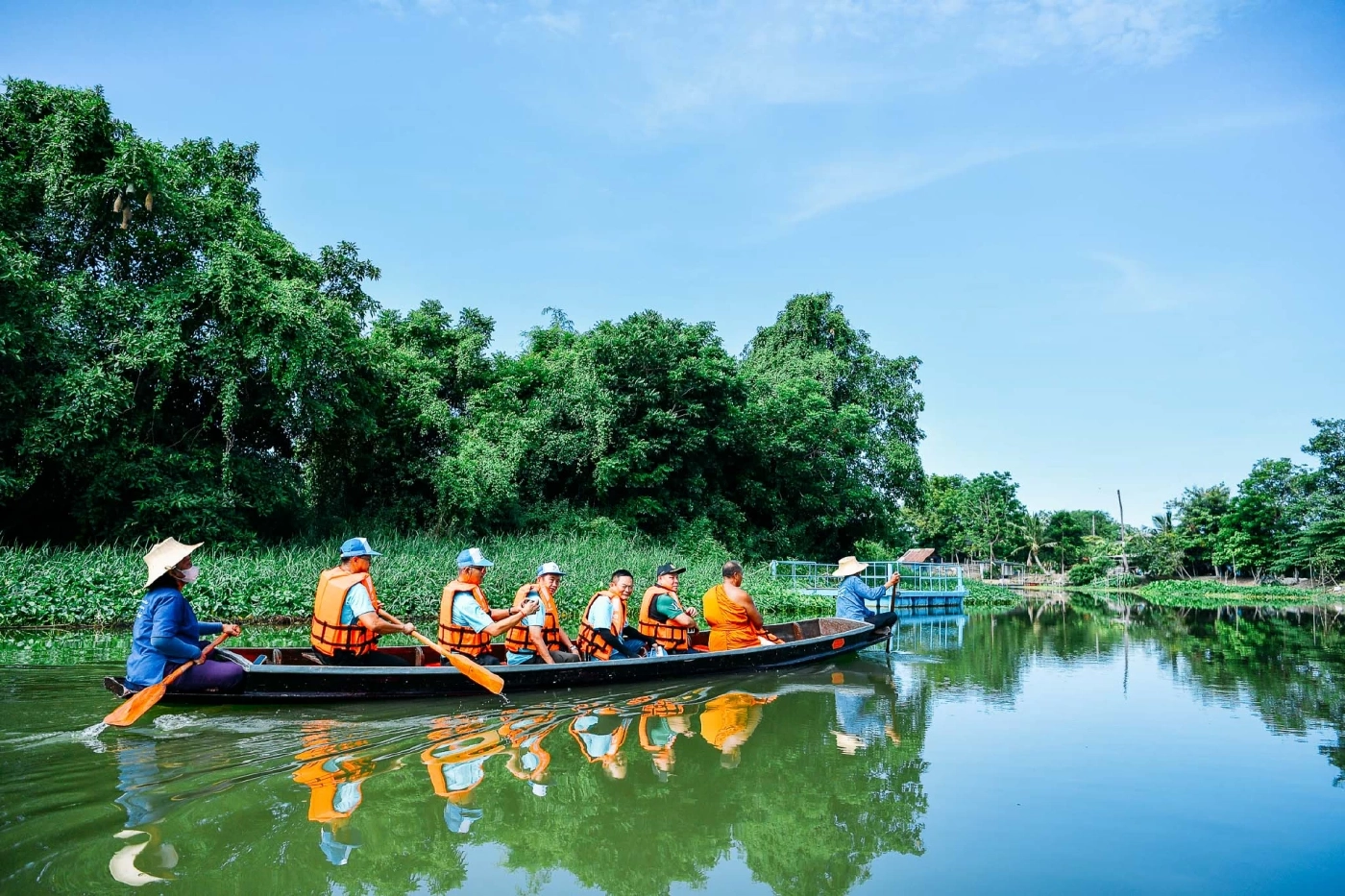 เย็นนี้ไปเลย Unseen ชวน "นั่งเรือชมหิ่งห้อย" กลางลำน้ำว้า สวนแตงสุพรรณบุรี