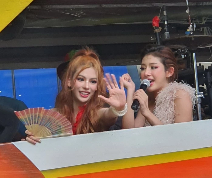 รวมภาพบรรยากาศ “Bangkok Pride 2023”  เหล่าคนดังร่วมขบวนถนนสีรุ้ง