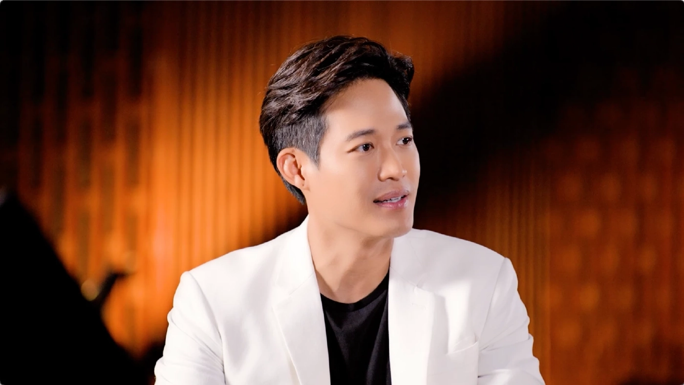 บอย ถกลเกียรติ เผยอีกมุมที่คนดูอาจไม่รู้ นำทีมนักแสดงสปอยละครเวทีพิษสวาท