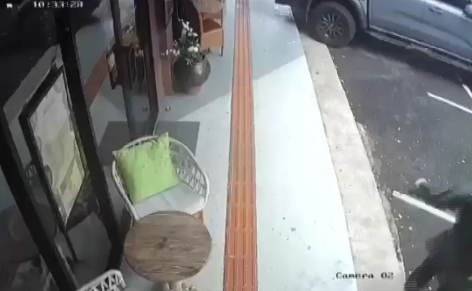 อุกอาจ! คนร้ายรัวยิงหนุ่มรัสเซีย กลางเมืองถลาง บาดเจ็บสาหัส