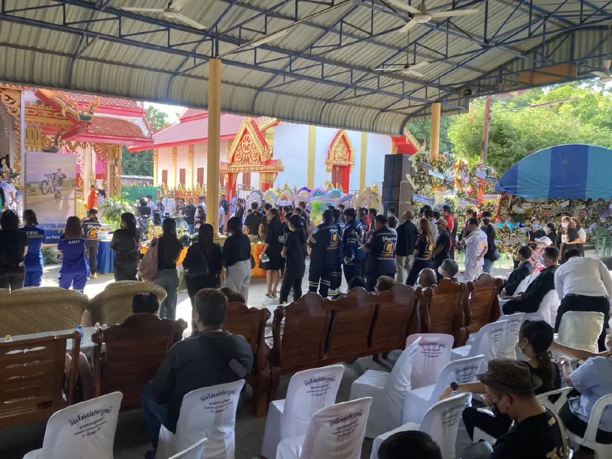 เผาแล้ว "หมอตูน" แกนหลักหน่วยแพทย์ฉุกเฉิน กู้ภัยเปิดไซเรนส่งดวงวิญญาณ
