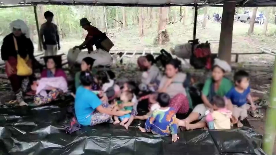 ผู้อพยพชาวกะเหรี่ยง หนีภัยสงคราม ยังทะลักเข้าไทยอย่างต่อเนื่อง