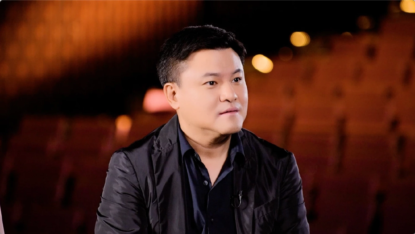 บอย ถกลเกียรติ เผยอีกมุมที่คนดูอาจไม่รู้ นำทีมนักแสดงสปอยละครเวทีพิษสวาท