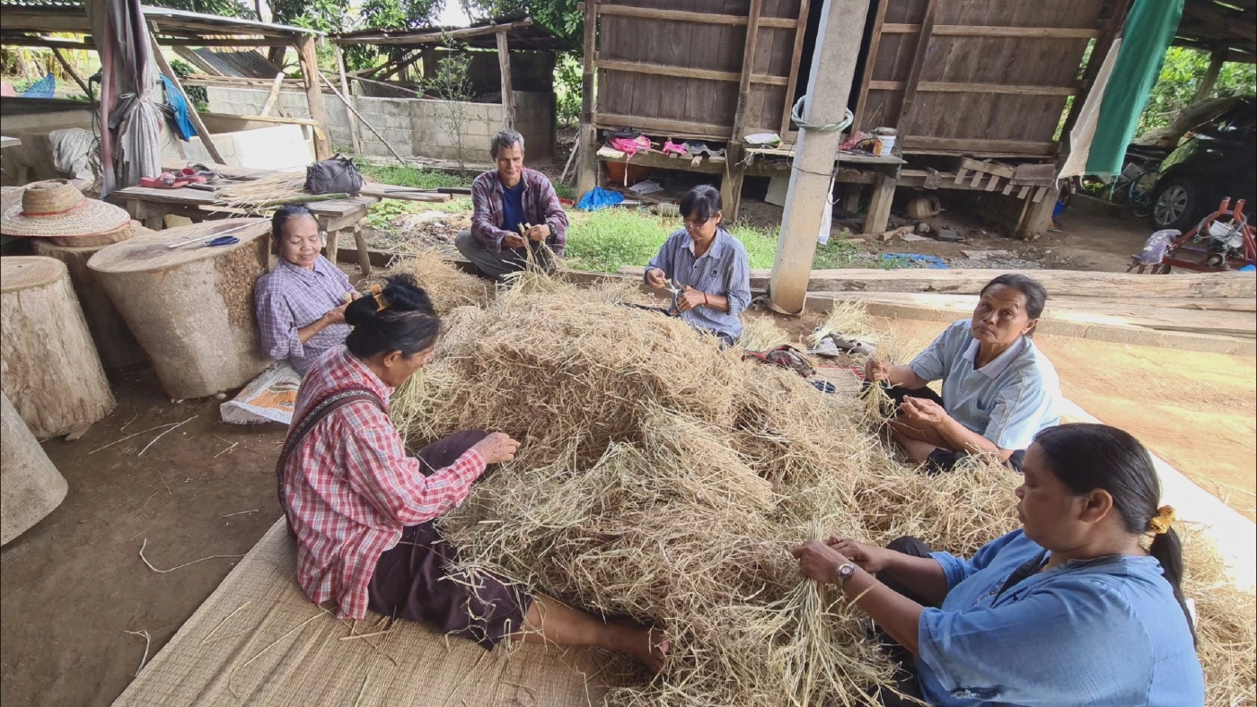 "ตุ๊กตาฟาง" ของเล่นเด็กแนวคิดสร้างสรรค์จากอดีตสู่ปัจจุบัน