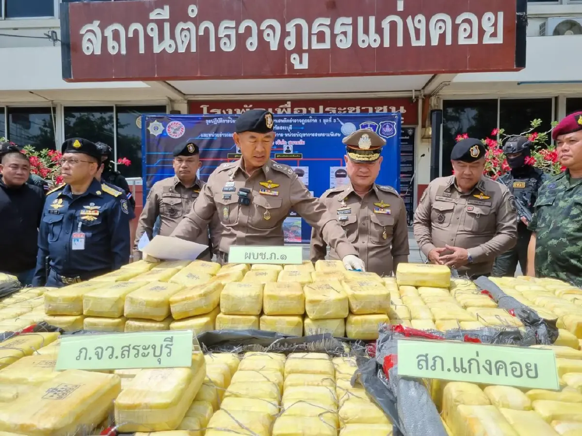 เปิดนาทีสกัดจับแก๊งยานรก "เจ๊เค้ก สนามชัย" ลอบขนยาบ้า 8 ล้านเม็ด