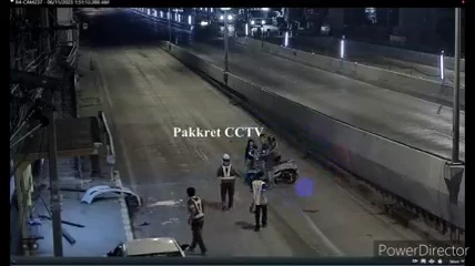 เปิดคลิป รถบรรทุกมักง่ายไม่คลุมกระบะ ดินตกเรี่ยราด รถเหยียบเสียหลักชนยับ