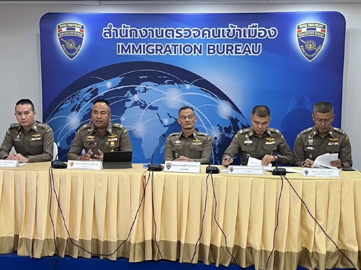 สตม.รวบสองผัวเมียแสบ เปลี่ยนสัญชาติหนีคดีนานกว่า 20 ปี