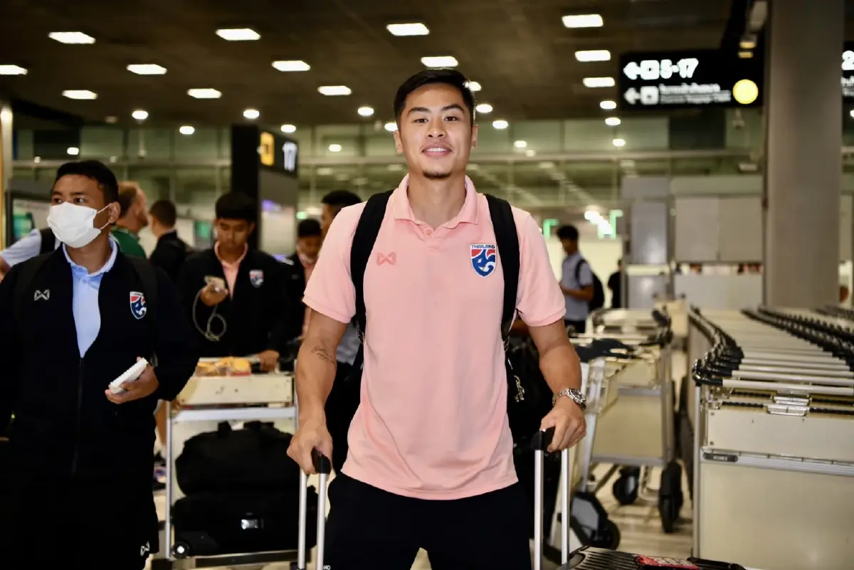 "ทีมชาติไทย" เดินทางกลับถึงบ้านเกิด "กฤษดา" รับทีมยังมีหลายสิ่งให้แก้