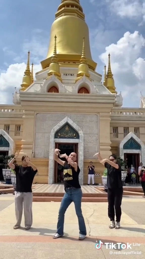 ศิษย์"หลวงพ่อรวย" จี้เจ้าของเพลง"โอมจงรวย"ขอขมา ทำคอนเทนต์ เต้นไม่เหมาะสม