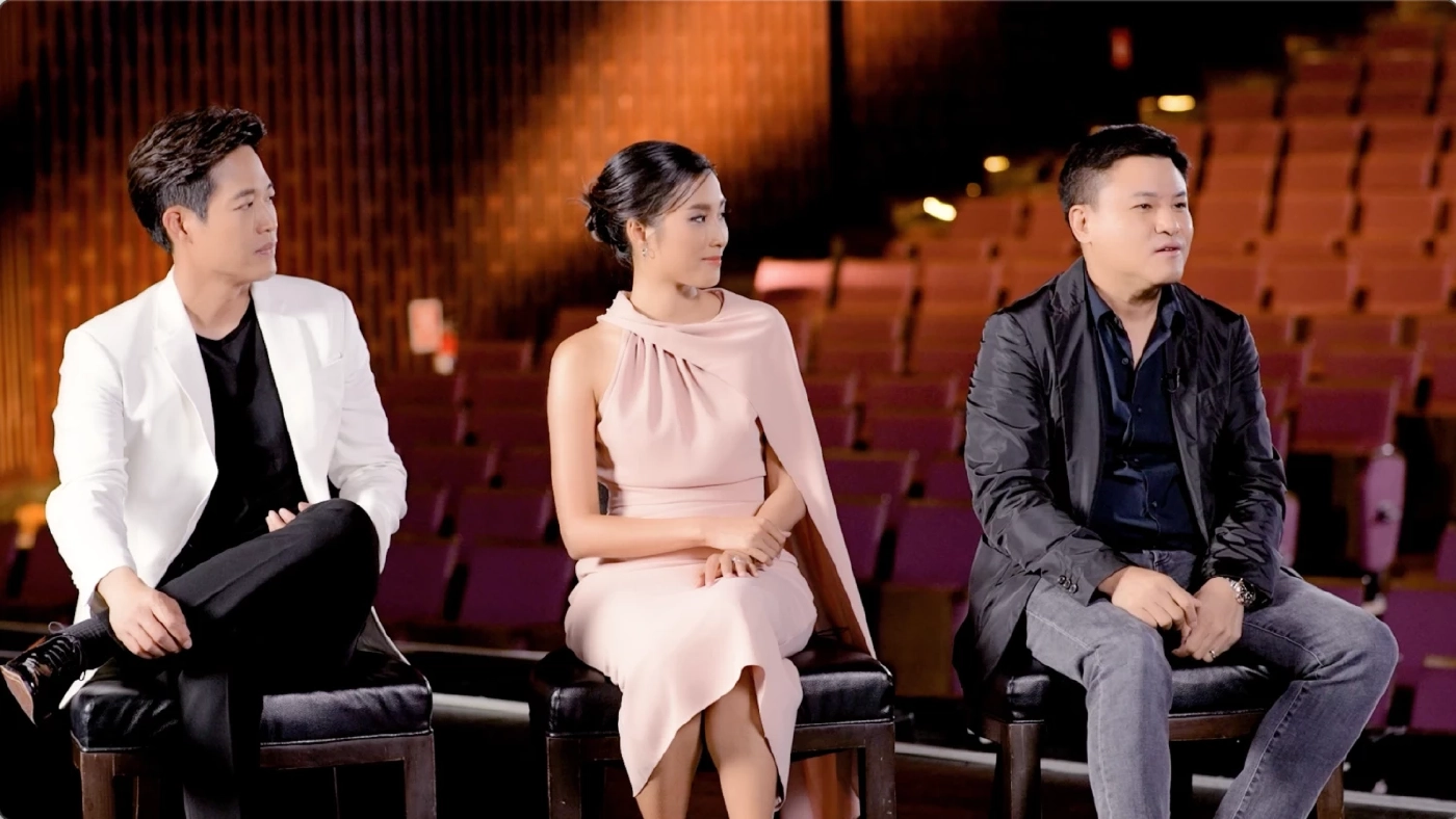 บอย ถกลเกียรติ เผยอีกมุมที่คนดูอาจไม่รู้ นำทีมนักแสดงสปอยละครเวทีพิษสวาท