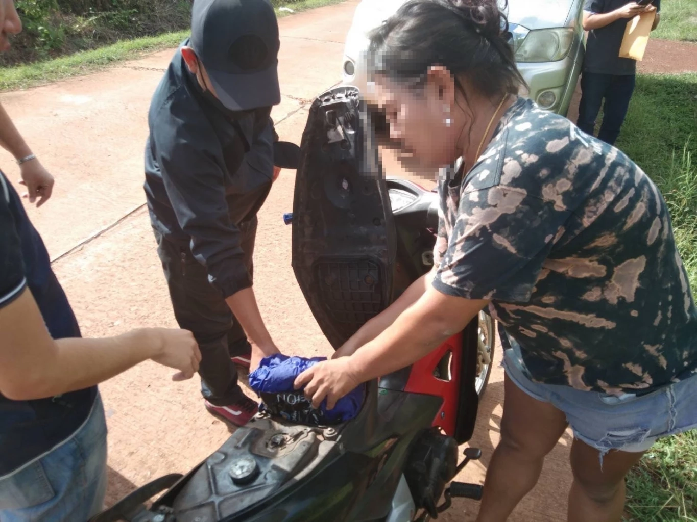 รวบสาวสอง ลวงเยาวชนเมืองสกลฯ ส่งค้ากามผ่านทวิตเตอร์