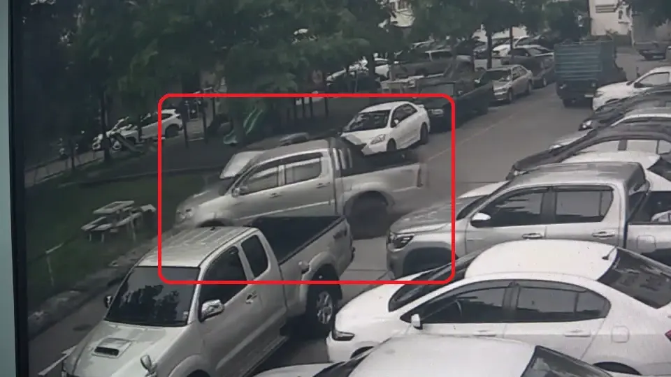 "ปลัดจอมแฉ" จี้สำนักพุทธฯ ตรวจสอบเจ้าอาวาส“เกียร์ R” ขับกระบะชนยับ 8 คัน