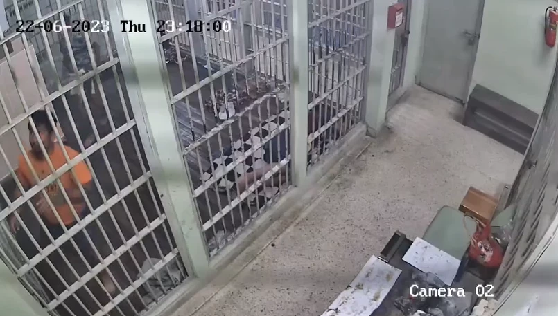 วงจรปิดจับภาพนาทีเกิดเหตุ ผู้ต้องหาโหม่งพื้นหนีความผิด